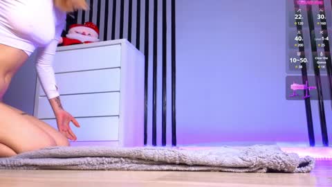 Tina online show from 01-12-25, 04:00