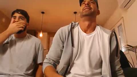 tinoclandestino online show from 12-20-25, 11:06