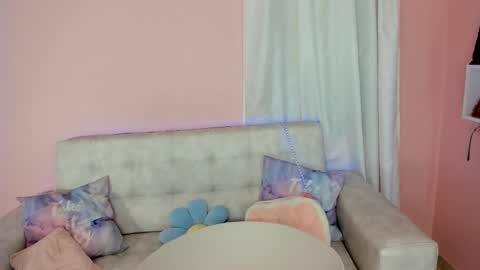 Snapshot of tiny_cora chatting on 02-17-25, 04:37 tiny_cora online show from 02-17-25, 04:37
