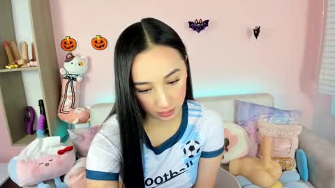 Snapshot of tiny_cora chatting on 10-03-25, 04:15 tiny_cora online show from 10-03-25, 04:15