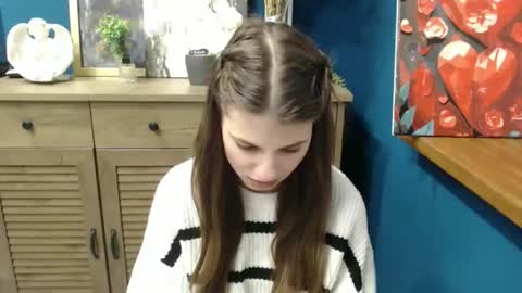 Gloria online show from 11-24-25, 08:03