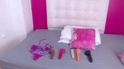 tiny_whore18 online show from 10-06-25, 03:31