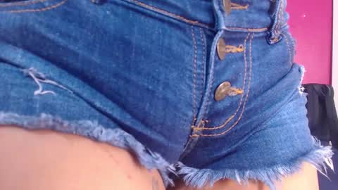 tiny_whore18 online show from 10-16-25, 04:30