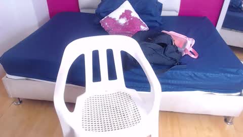 tiny_whore18 online show from 10-17-25, 04:20