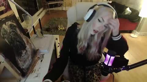 stage Kylie Sinner  brand CLITBAIT online show from 01-27-25, 03:15