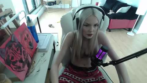 stage Kylie Sinner  brand CLITBAIT online show from 02-03-25, 07:21