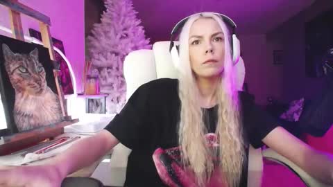 Snapshot of tinykylie chatting on 02-02-26, 06:34 stage Kylie Sinner brand CLITBAIT online show from 02-02-26, 06:34