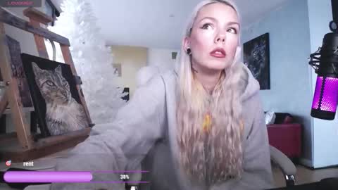 Snapshot of tinykylie chatting on 02-23-26, 11:29 stage Kylie Sinner brand CLITBAIT online show from 02-23-26, 11:29