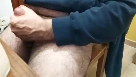 Snapshot of tiobelo chatting on 12-28-24, 11:37 tiobelo online show from 12-28-24, 11:37