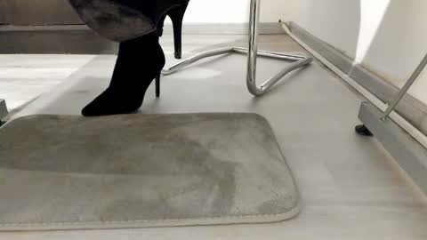 Snapshot of tired33 chatting on 01-12-25, 02:41 Anna online show from 01-12-25, 02:41