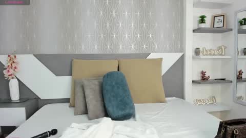 Snapshot of tisha_cole chatting on 01-19-25, 08:19 Tisha online show from 01-19-25, 08:19