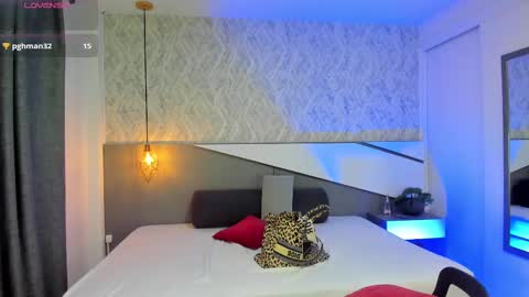 Snapshot of tisha_cole chatting on 09-26-25, 05:33 Tisha online show from 09-26-25, 05:33