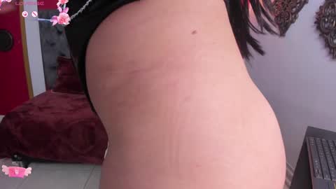 Snapshot of tisha_lau chatting on 01-27-25, 01:52 Tisha online show from 01-27-25, 01:52