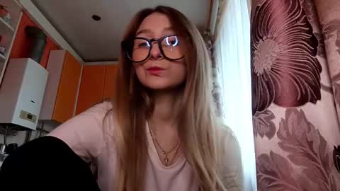 Hi Im Carry 18 years old online show from 10-30-25, 07:21