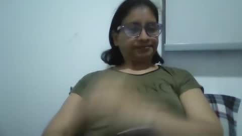 Snapshot of titssmall123 chatting on 09-28-25, 10:59 Ester online show from 09-28-25, 10:59