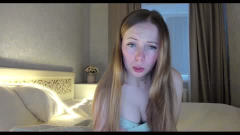 Snapshot of tixxxy chatting on 01-08-25, 11:43 Maria online show from 01-08-25, 11:43