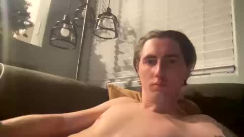 Snapshot of tlayne410 chatting on 10-10-25, 08:13 tlayne410 online show from 10-10-25, 08:13