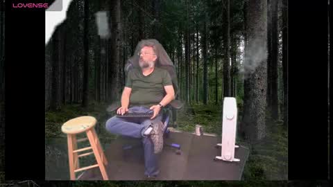 Snapshot of tmosmun chatting on 10-27-25, 07:51 Tim online show from 10-27-25, 07:51