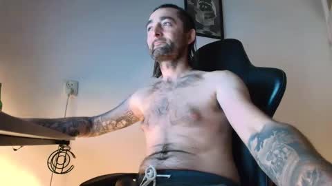 Jan5676 online show from 11-28-25, 06:54