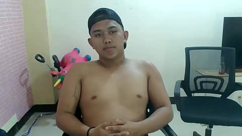 Snapshot of toby_hammer chatting on 10-27-25, 07:23 toby_hammer online show from 10-27-25, 07:23