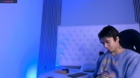 toji lee online show from 11-25-25, 02:44