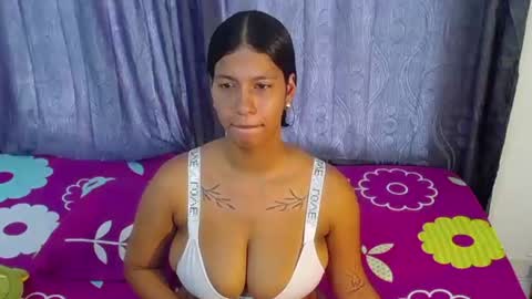 Snapshot of tokihoney chatting on 06-17-26, 08:54 Adela y juan online show from 06-17-26, 08:54