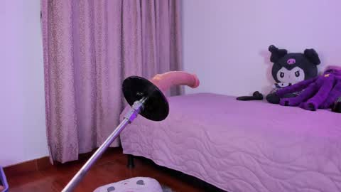   Independent model online show from 02-22-25, 05:23