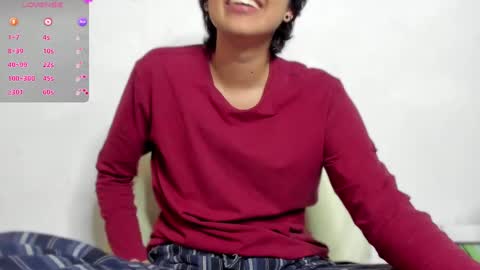 Snapshot of tokyo_uwu chatting on 12-17-24, 11:28 sofi 3 online show from 12-17-24, 11:28