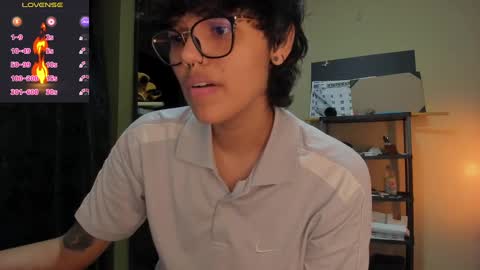 Snapshot of tokyo_uwu chatting on 12-24-24, 06:22 sofi 3 online show from 12-24-24, 06:22