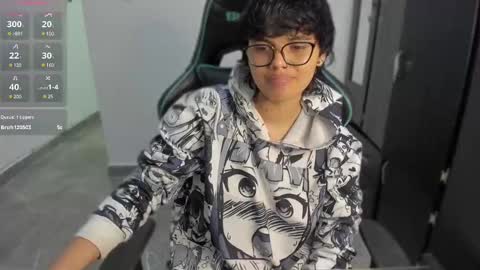 Snapshot of tokyo_uwu chatting on 12-27-24, 06:03 sofi 3 online show from 12-27-24, 06:03