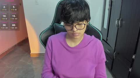 Snapshot of tokyo_uwu chatting on 01-04-25, 11:43 sofi 3 online show from 01-04-25, 11:43