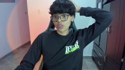 Snapshot of tokyo_uwu chatting on 01-13-25, 03:01 sofi 3 online show from 01-13-25, 03:01