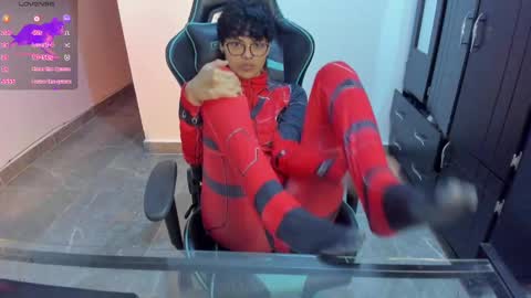 Snapshot of tokyo_uwu chatting on 01-14-25, 02:29 sofi 3 online show from 01-14-25, 02:29