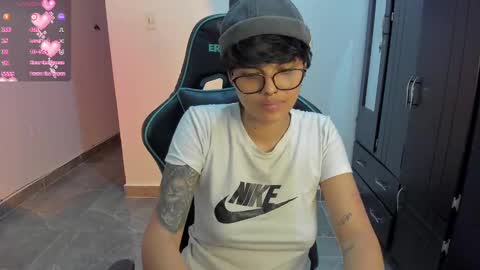 Snapshot of tokyo_uwu chatting on 01-23-25, 07:32 sofi 3 online show from 01-23-25, 07:32