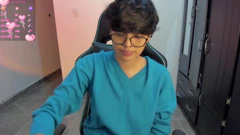 Snapshot of tokyo_uwu chatting on 01-25-25, 04:02 sofi 3 online show from 01-25-25, 04:02