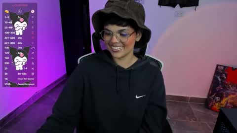 Snapshot of tokyo_uwu chatting on 10-28-25, 02:42 sofi 3 online show from 10-28-25, 02:42