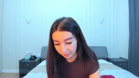 Lia online show from 12-19-25, 03:46