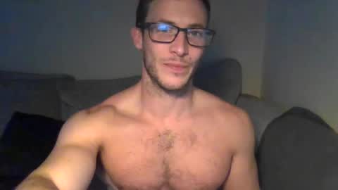 Snapshot of tom90ukx chatting on 02-06-25, 10:48 tom90ukx online show from 02-06-25, 10:48