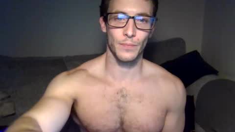 Snapshot of tom90ukx chatting on 03-07-25, 04:00 tom90ukx online show from 03-07-25, 04:00