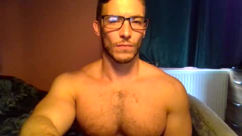 Snapshot of tom90ukx chatting on 10-21-25, 10:27 tom90ukx online show from 10-21-25, 10:27