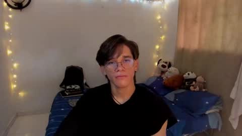 Tom Blue online show from 10-30-25, 06:41