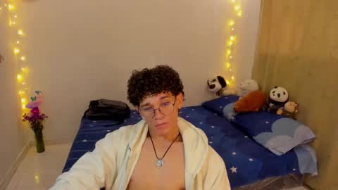 Tom Blue online show from 11-14-25, 03:44