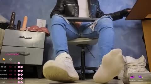 Tom online show from 02-06-26, 01:36