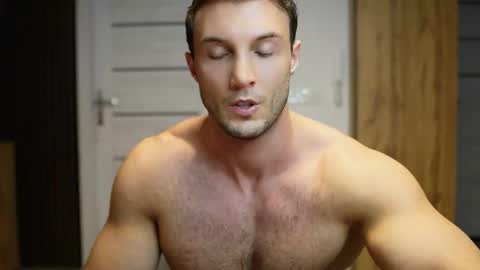 Tom online show from 09-19-25, 06:41