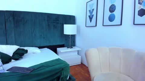 Snapshot of tom_silver_ chatting on 01-23-25, 10:44 Tom Silver online show from 01-23-25, 10:44