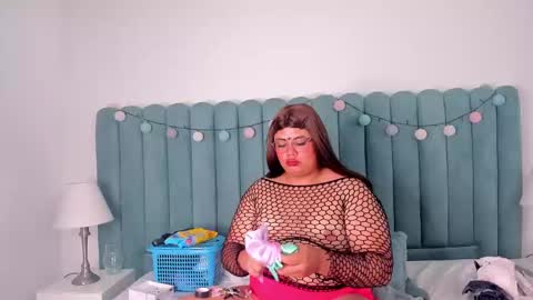 Snapshot of tom_silver_ chatting on 01-28-25, 01:39 Tom Silver online show from 01-28-25, 01:39