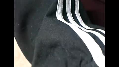 Snapshot of tomas0000 chatting on 01-17-25, 05:19 thomi online show from 01-17-25, 05:19