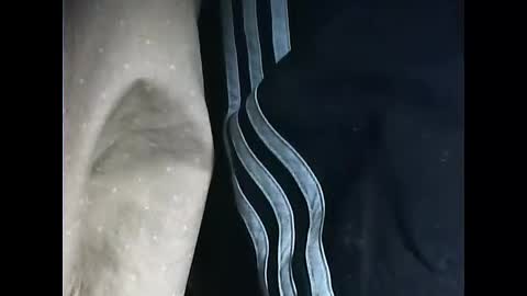 Snapshot of tomas0000 chatting on 01-18-25, 03:05 thomi online show from 01-18-25, 03:05