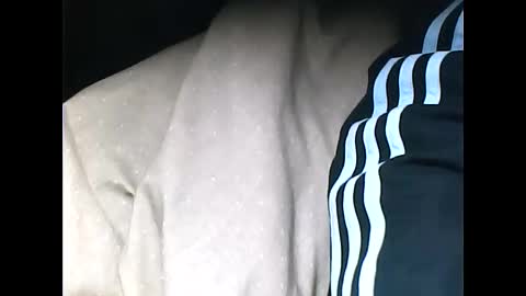 Snapshot of tomas0000 chatting on 03-08-25, 09:50 thomi online show from 03-08-25, 09:50