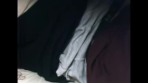 Snapshot of tomas0000 chatting on 11-21-25, 04:38 thomi online show from 11-21-25, 04:38